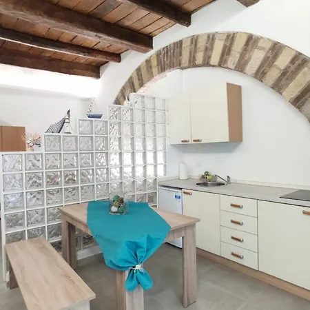 Apartment Dietro L'angolo *